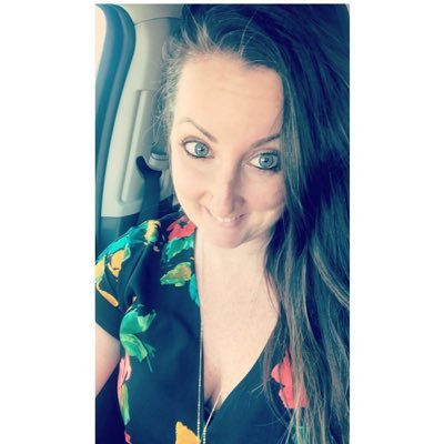 Profile Picture of Nicole Jeffries (@NicJeff21) on Twitter