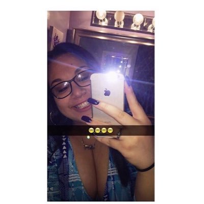 Profile Picture of Crystal Vidal (@YourB8bygirl) on Twitter