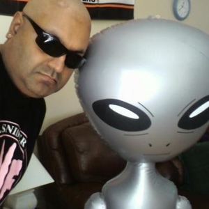 Profile Picture of Andy Narayan Saini (@glamrocker5) on Myspace