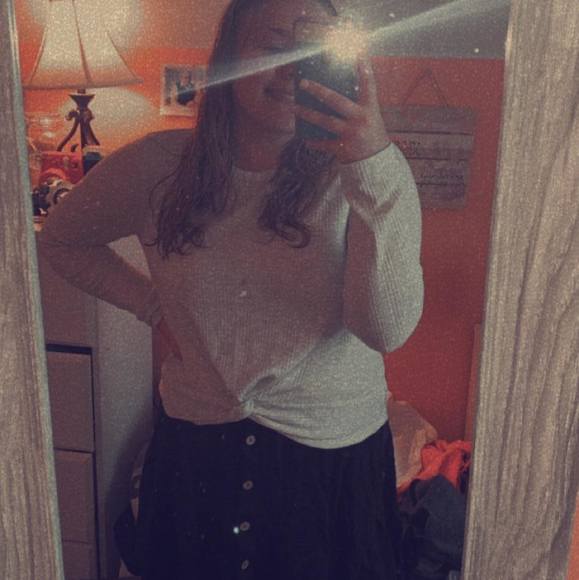 Profile Picture of Jocelyn Fritzinger (@jfritzinger) on Poshmark