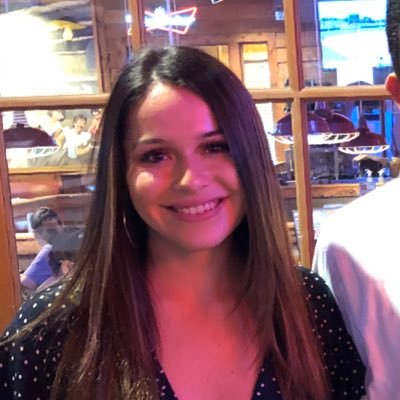 Profile Picture of Lindsay Martinez (@lindsmartini) on Twitter