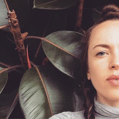 Profile Picture of Ruby Roth Ⓥ (@ruby_roth) on Twitter