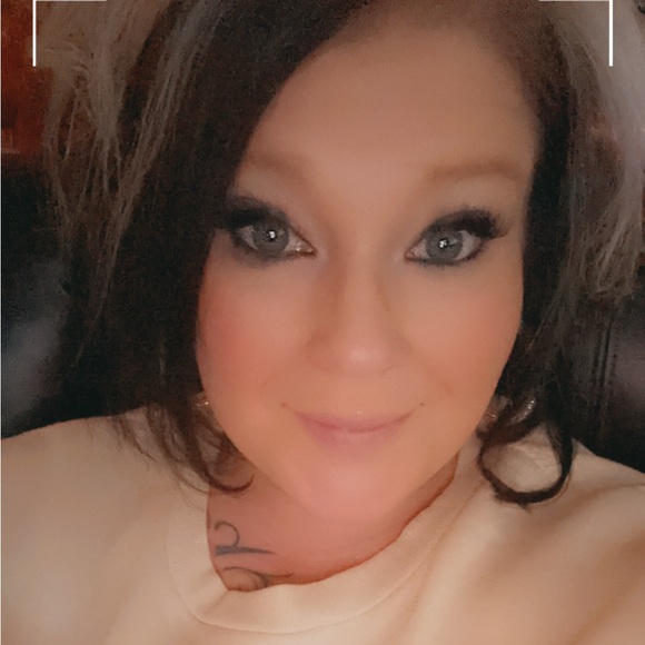 Profile Picture of Ashley Bauer (@rcsweetheart03) on Poshmark