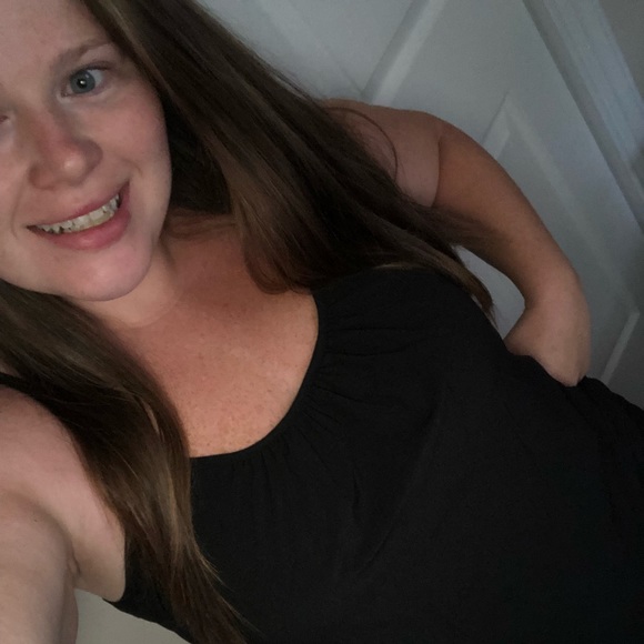 Profile Picture of Danielle Durette (@dmarie7185) on Poshmark