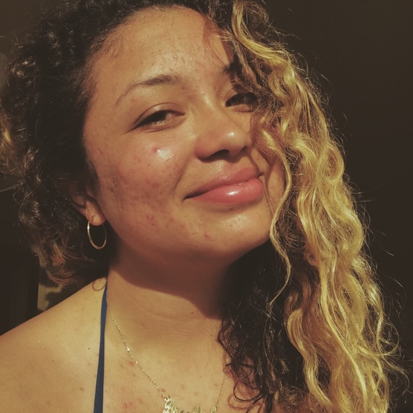 Profile Picture of Brooklyn Sotelo (@sotelobrooklyn) on Poshmark