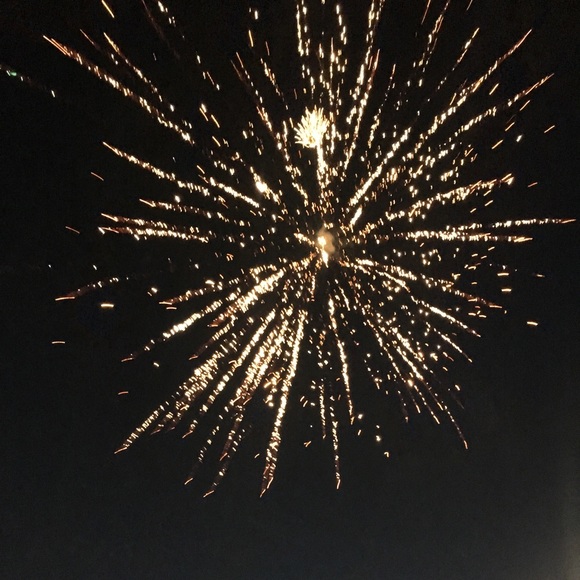 Profile Picture of Gabriela Gamboa (@sunnshine181) on Poshmark