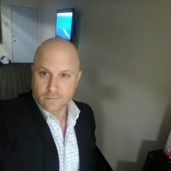 Profile Picture of Phillip Toups (@ppbbtoups) on Poshmark