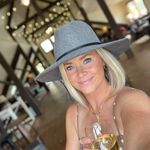 Profile Picture of Lindsay Guyer (@lindsaymurphyguyer) on Instagram