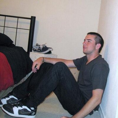 Profile Picture of Clint Bacon (@tocino90) on Twitter
