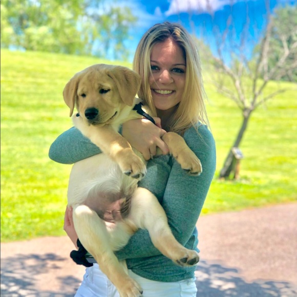 Profile Picture of Bayley Harden (@bayleyharden) on Poshmark