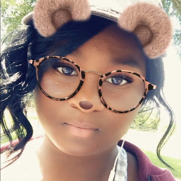 Profile Picture of Makayla Thomas (@kaylarenee118) on Poshmark