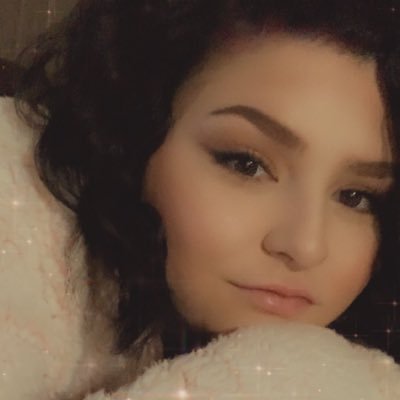 Profile Picture of Quinn Jacobson (@GlitterKitten98) on Twitter