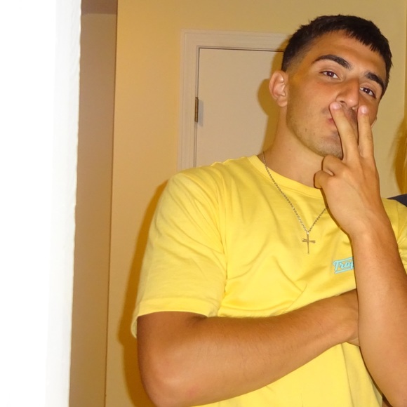 Profile Picture of Bobby Civetti (@bciv5) on Poshmark