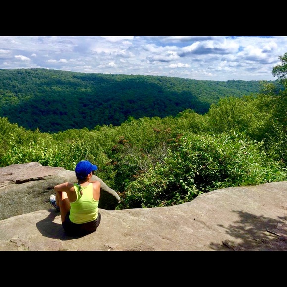 Kara Hardner - Poshmark Profile Picture of Kara Hardner (@karamsins) on Poshmark