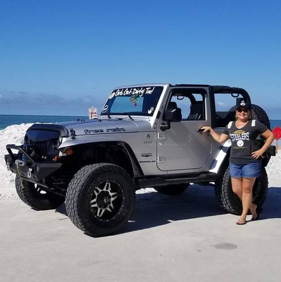 Profile Picture of Jennifer Bash (@dimples4x4) on Poshmark