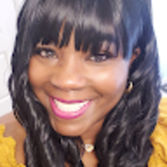 Profile Picture of Corazon Applewhite (@corazonapplewhi) on Poshmark