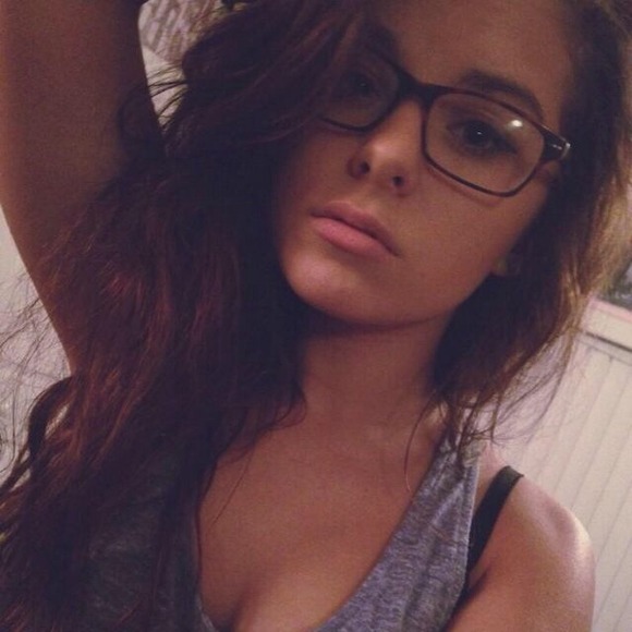 Profile Picture of Mikaela Yantosh (@mikaela004) on Poshmark