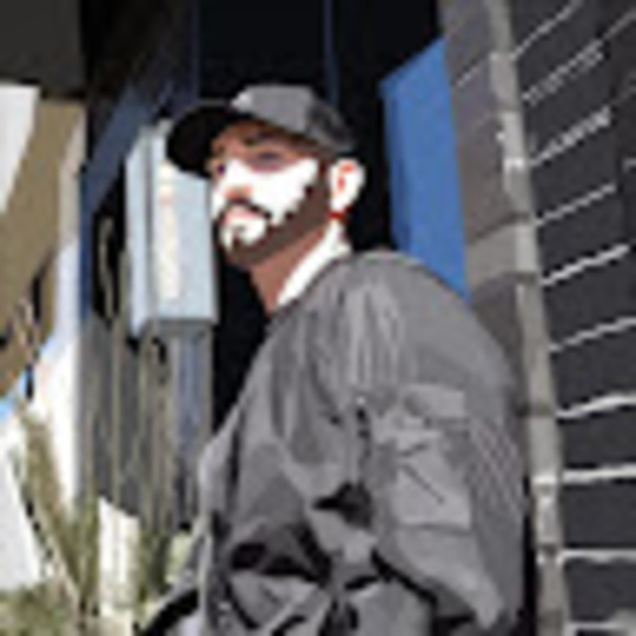 Profile Picture of John r Hinton (@iamjohn007) on Poshmark