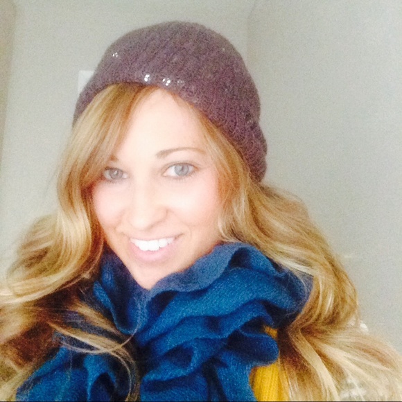 Profile Picture of Erica Scharle (@ericascharle) on Poshmark