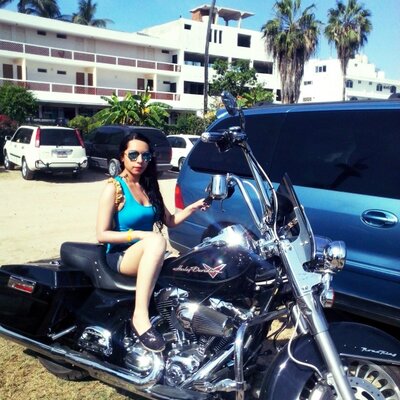Profile Picture of Carmina Jimenez (@Roxi_28Jimenez) on Twitter