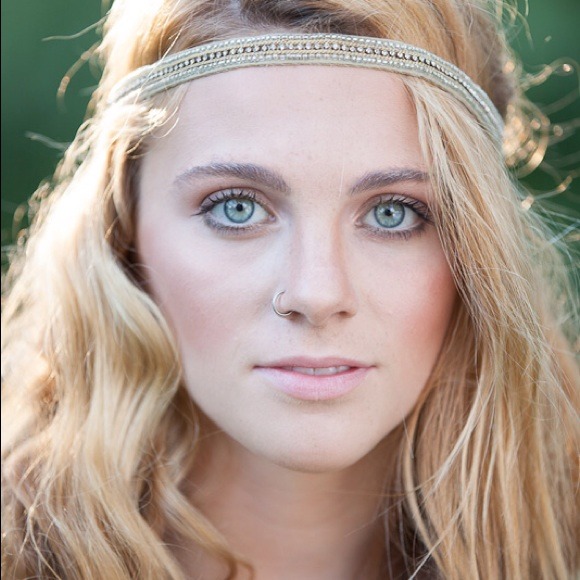 Profile Picture of Sam Bean (@sambean) on Poshmark