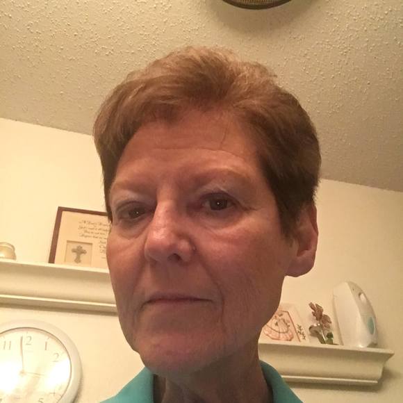 Profile Picture of Phyllis Davis (@phyllidj) on Poshmark