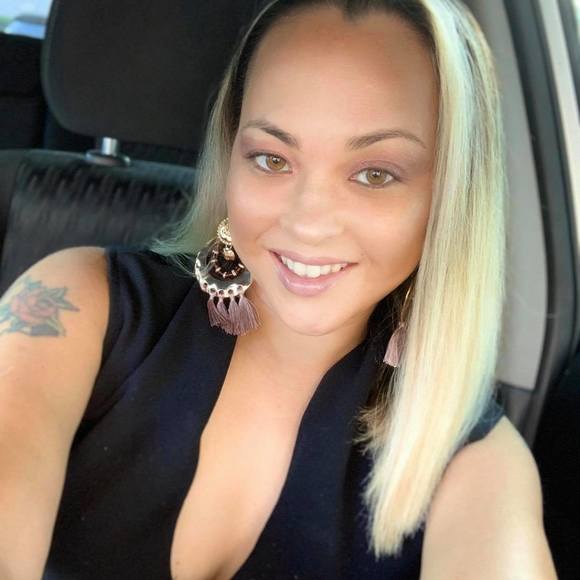 Profile Picture of Crystal Lin (@crystal198135) on Poshmark