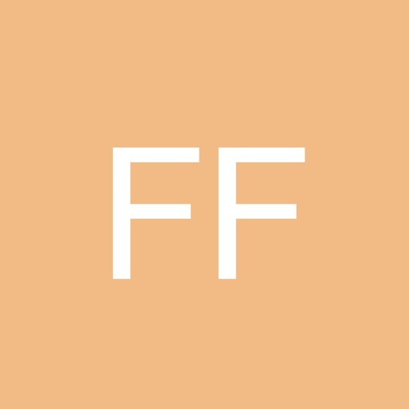 Profile Picture of Florence Fooden (@ffooden) on Poshmark