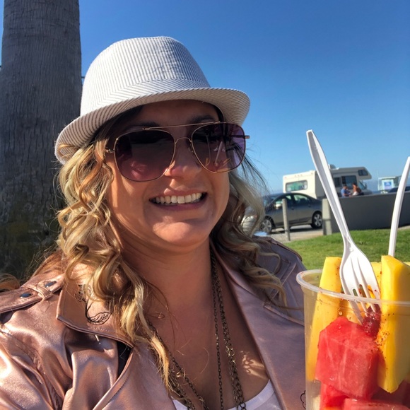 Profile Picture of Amy Echols (@malificent95) on Poshmark