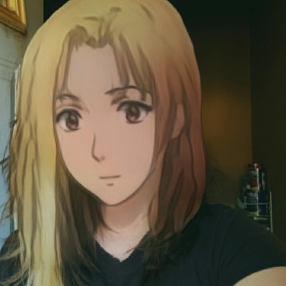 Profile Picture of Zoe Devargas (@pandoralynn) on Poshmark