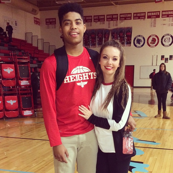 Profile Picture of Samantha Wiltz (@samantha_wiltz) on Poshmark