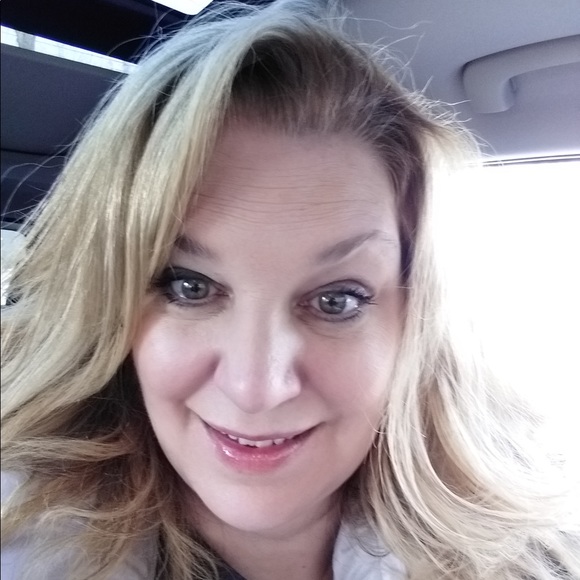 Profile Picture of Margaret Macholl (@mmacholl) on Poshmark