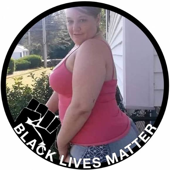 Profile Picture of Melissa Botelho (@juicee401) on Poshmark
