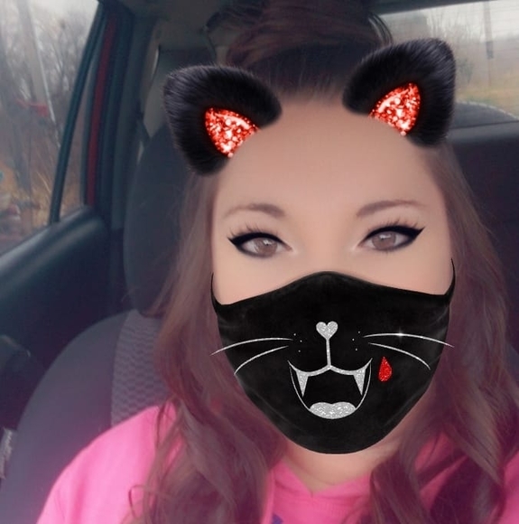 Profile Picture of Kim Major (@kim_major) on Poshmark