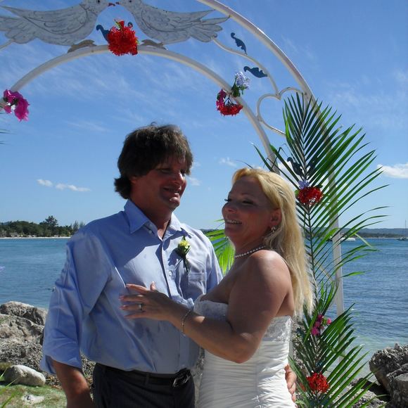 Profile Picture of Lynette Leader vaughan (@ladylyn83) on Poshmark