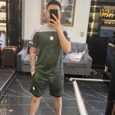 Profile Picture of Calvin Hùng (@CalvinHng2) on Twitter