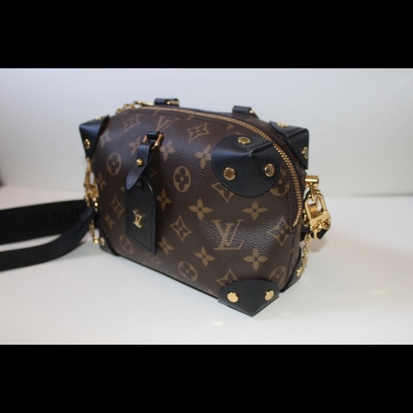 Profile Picture of Jade Winter (@jadew465) on Poshmark