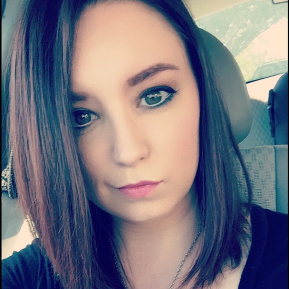 Profile Picture of Brianne Murphy (@brimurphy18) on Poshmark