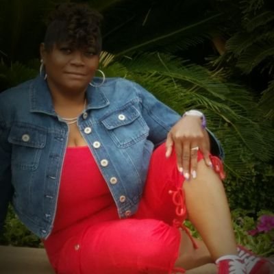 Profile Picture of Rachel Hurd (@laveableRay) on Twitter
