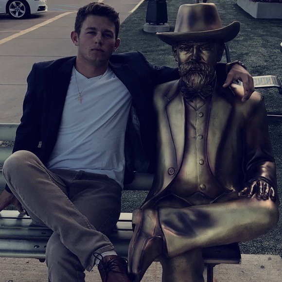 James Zarnik - Poshmark Profile Picture of James Zarnik (@jamesz15) on Poshmark