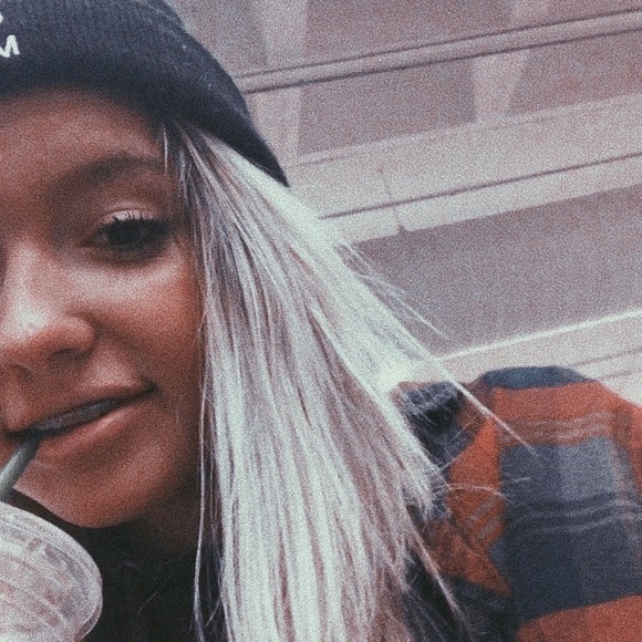 Profile Picture of Reilly Prouse (@reillyprouse) on Poshmark