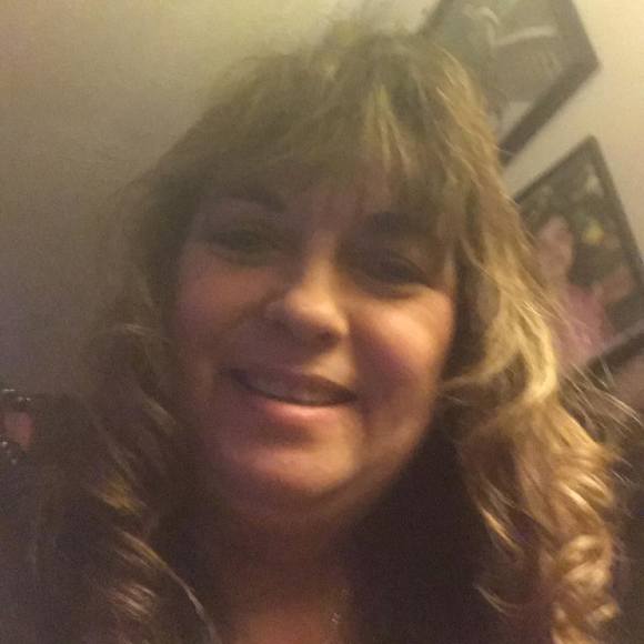 Profile Picture of Janet Girga-francis (@jtrikones) on Poshmark
