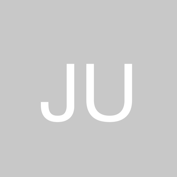 Profile Picture of J Ulery (@indytrend) on Poshmark