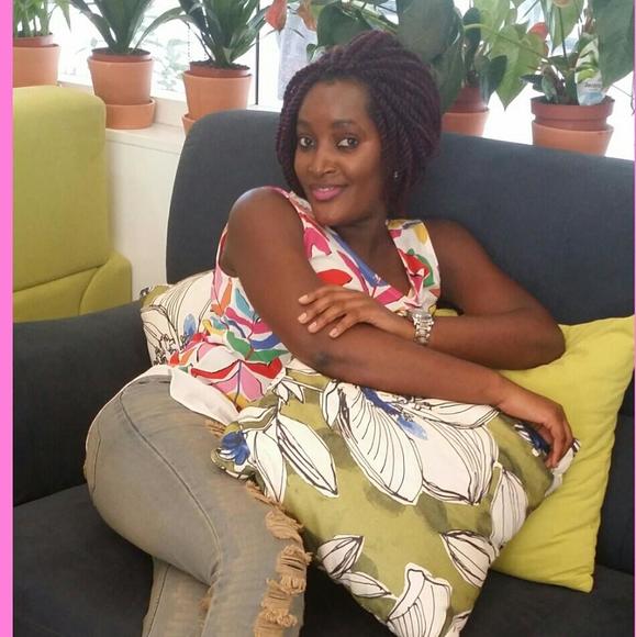 Profile Picture of Zowie Heesh (@namukuyejoweria) on Poshmark