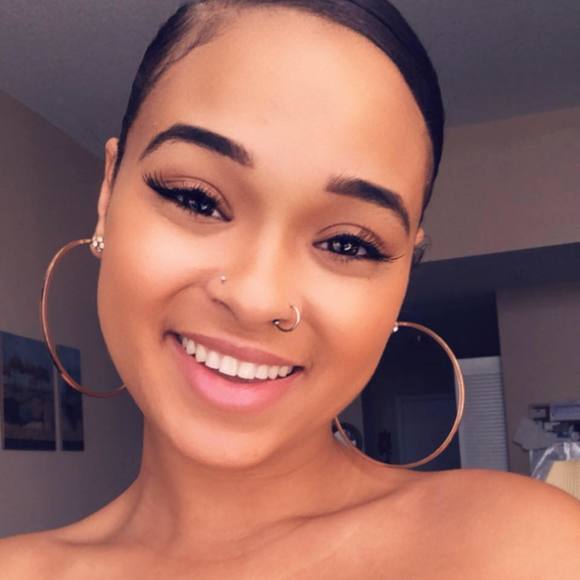 Jasmine Celeste - Poshmark Profile Picture of Jasmine Celeste (@jasminealmeida) on Poshmark