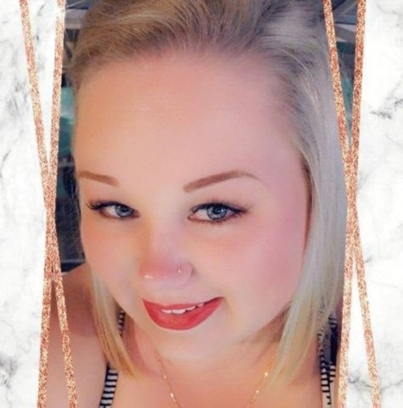 Profile Picture of Akilah Elander (@akilahelander) on Poshmark