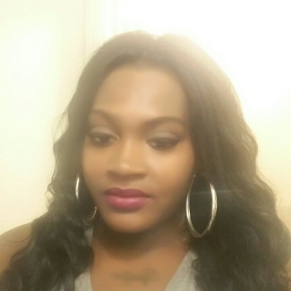 Profile Picture of Erika Whitley (@ewhitley15) on Poshmark