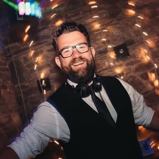 Profile Picture of Simon Vogt ~ Professional Wedding Host & DJ (@simonvogt_weddingdj) on Instagram