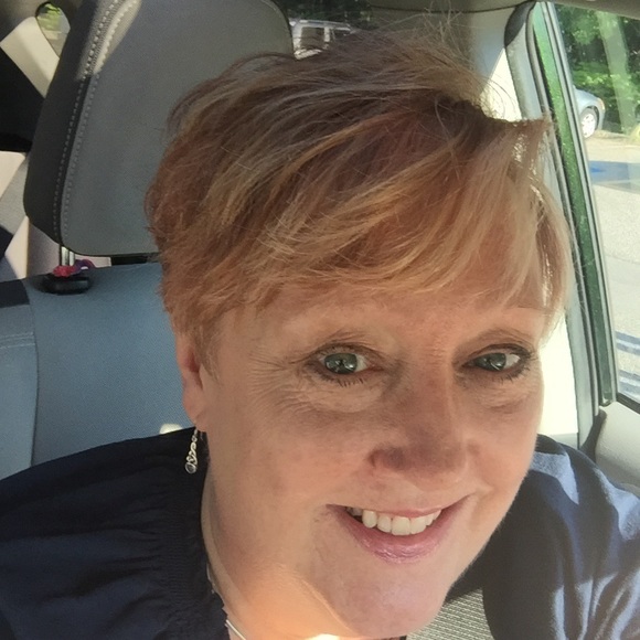 Profile Picture of Carol Mannette (@cmannette) on Poshmark