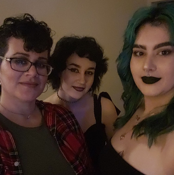 Lisa Romero-albarran - Poshmark Profile Picture of Lisa Romero-albarran (@dimples0625) on Poshmark